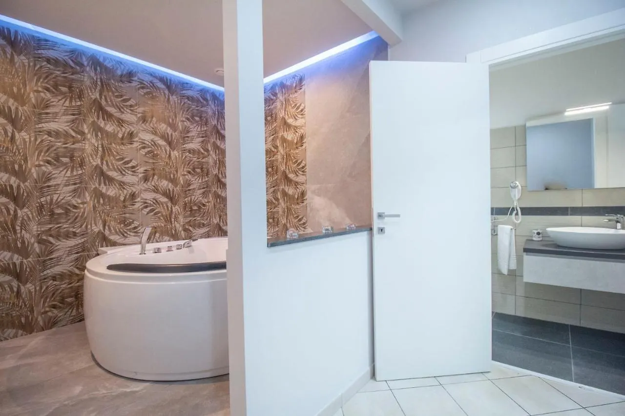 Aparthotel Royal Playa Suite And Apartament -Private Parking- Self Chek Out Catania