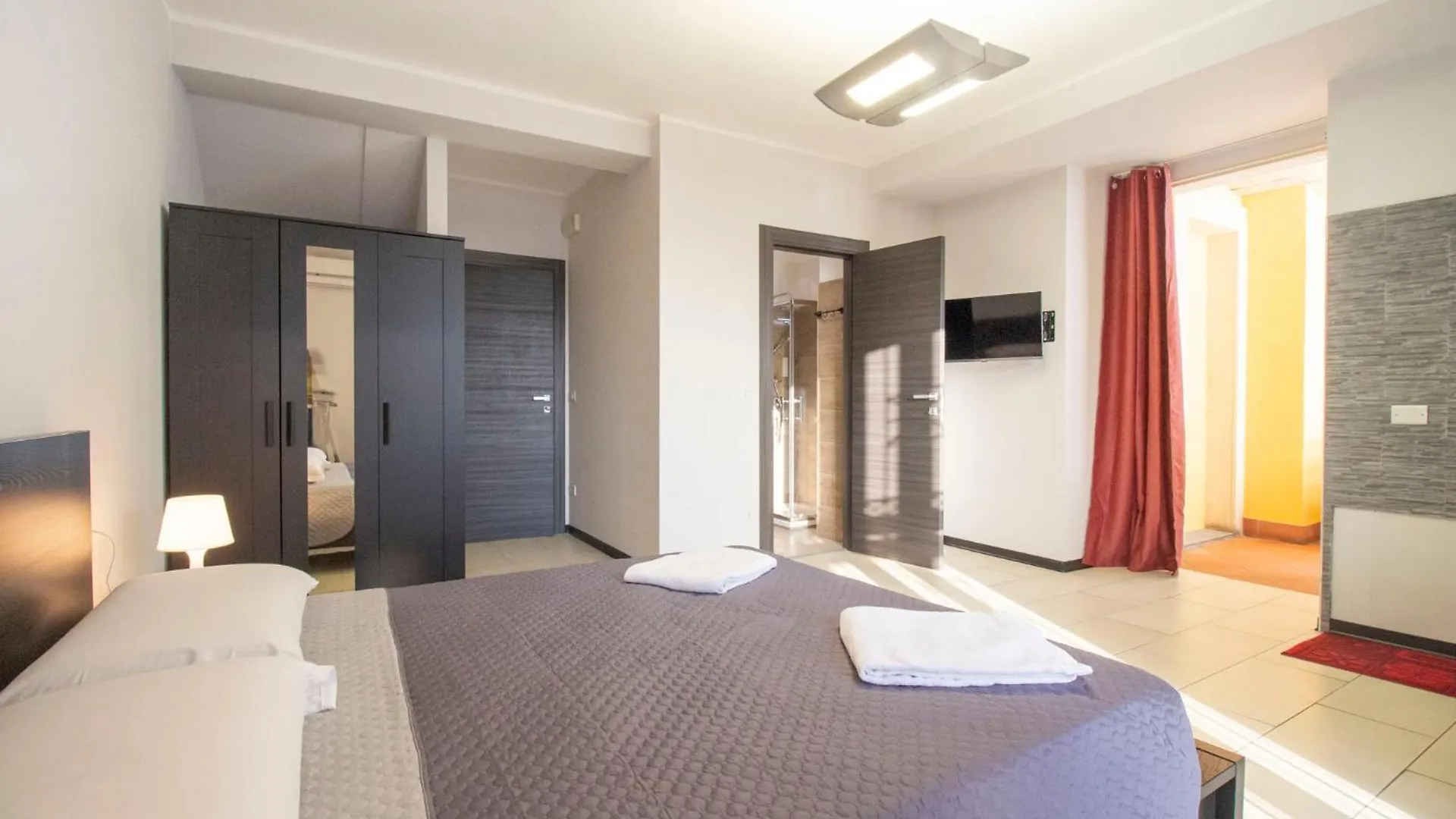 Royal Playa Suite And Apartament -Private Parking- Self Chek Out Catania 0*,  Italy