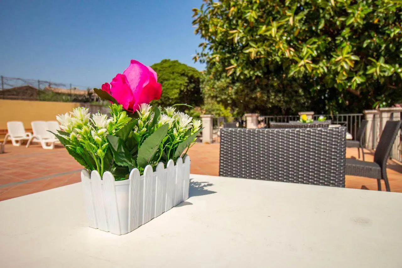 Ξενοδοχείο με διαμερίσματα Royal Playa Suite And Apartament -Private Parking- Self Chek Out Κατάνια Ιταλία