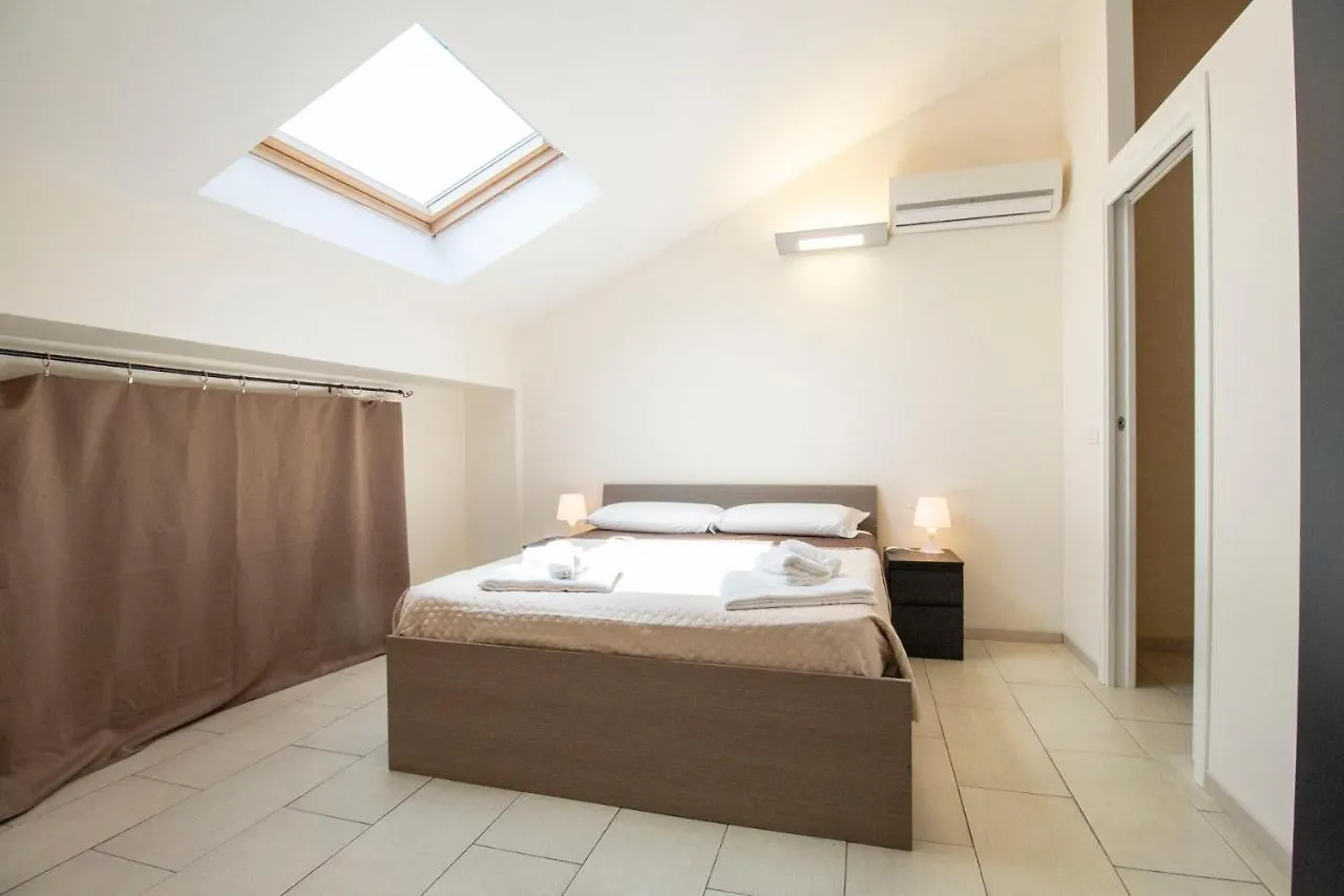 Royal Playa Suite And Apartament -Private Parking- Self Chek Out Κατάνια