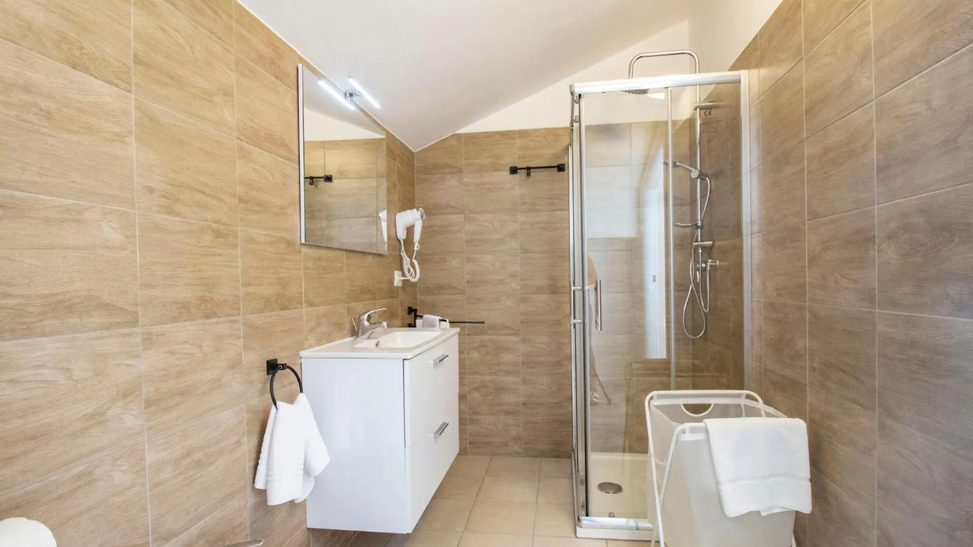Royal Playa Suite And Apartament -Private Parking- Self Chek Out Κατάνια 0*,