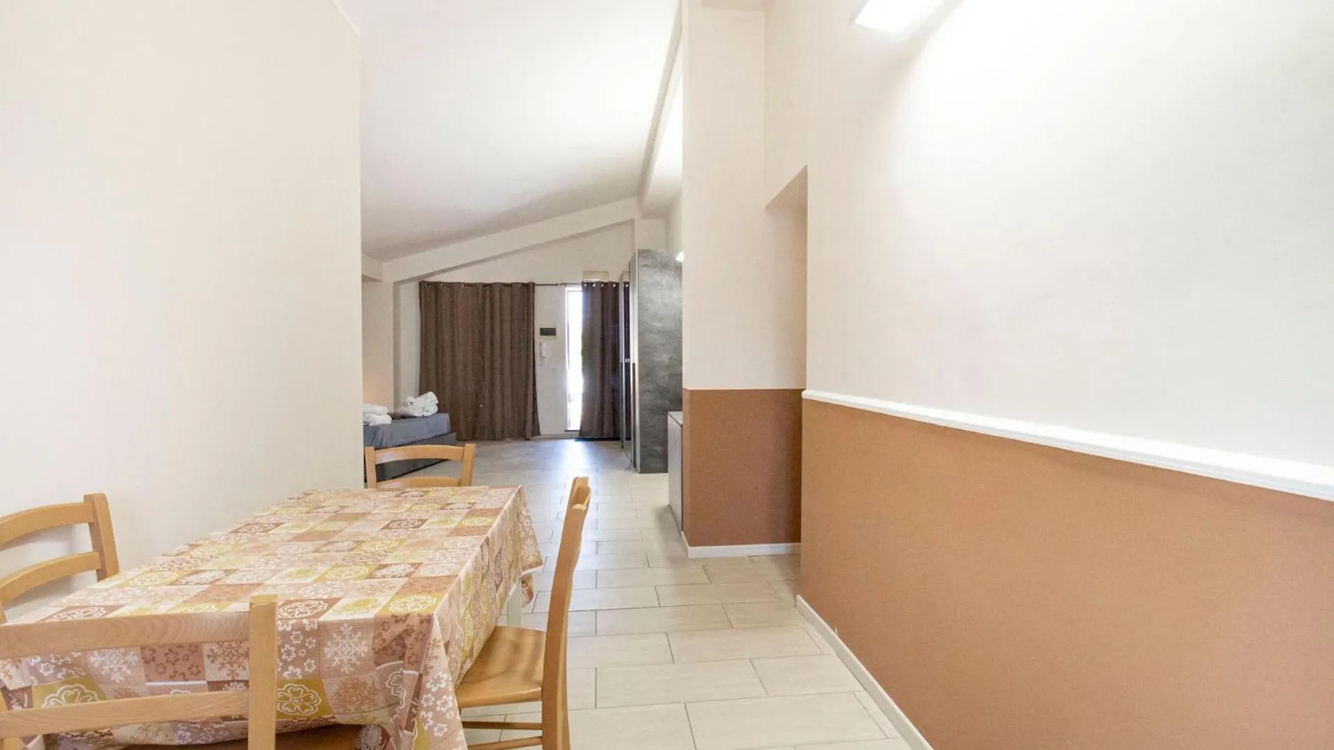 Royal Playa Suite And Apartament -Private Parking- Self Chek Out Κατάνια
